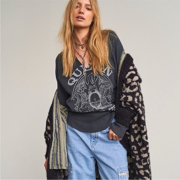 Daydreamer Tops - Daydreamer x Free People Queen Graphic Thermal